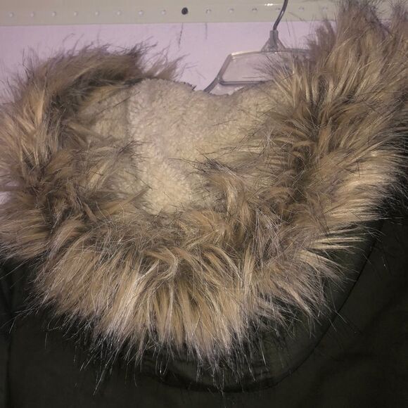 LA hearts army green jacket with a faux fur hood - Picture 4 of 9